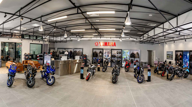 otosaigon_showroom_yamaha_revzone_khai_truong1-5.jpg otosaigon_showroom_yamaha_revzone_khai_truong1-5.jpg