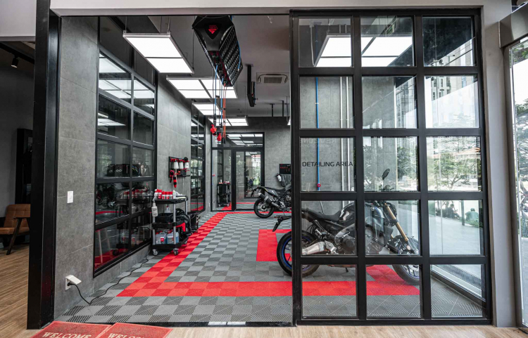 otosaigon_showroom_yamaha_revzone_khai_truong1-7.jpg otosaigon_showroom_yamaha_revzone_khai_truong1-7.jpg