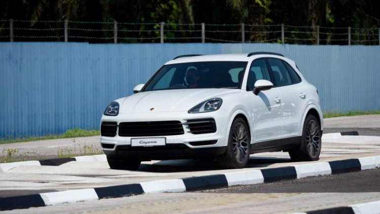 Porsche-Cayenne-CKD-Malaysia-8-850x638.jpg