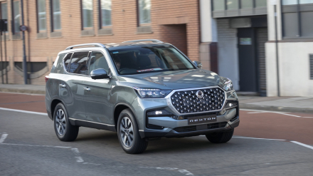 2021-SsangYong-Rexton-21.jpg