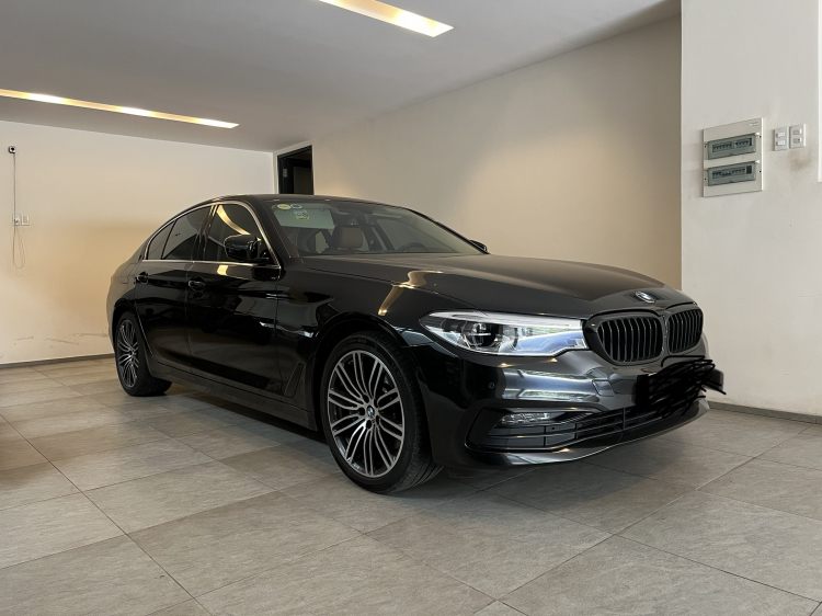 Em cần bán BMW 530i G30