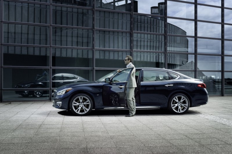 Infiniti Q70L sang chảnh thế hệ mới lộ giá