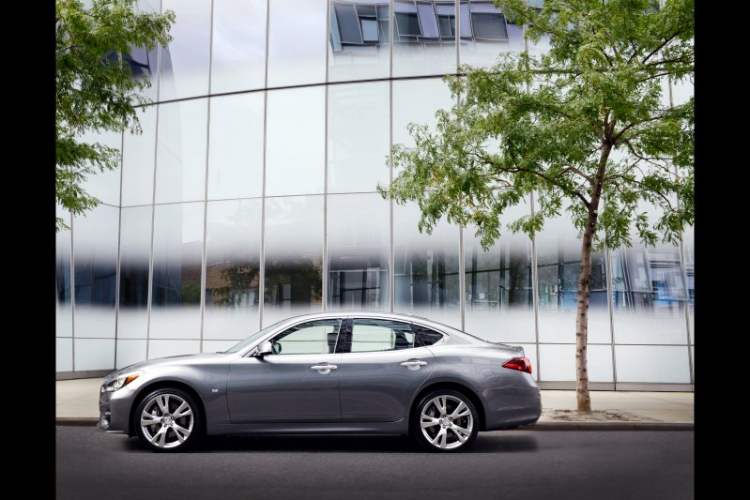 Infiniti Q70L sang chảnh thế hệ mới lộ giá