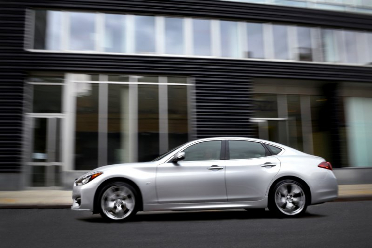 Infiniti Q70L sang chảnh thế hệ mới lộ giá