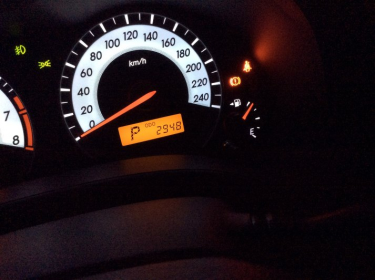 Hỏi về mức tiêu hao nhiên liệu trung bình của Altis 1.8 AT?