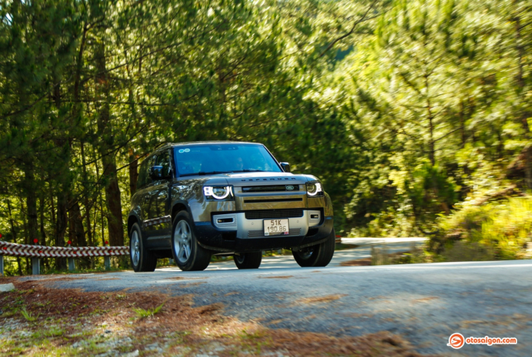 Đi chơi cùng Land Rover Defender: Đường trường thì sướng mà offroad thì nhàn