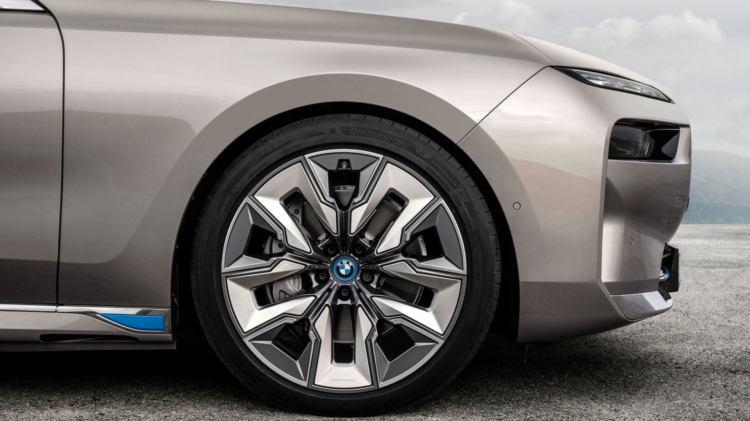 BMW i7 xDrive60 2023 - 7-Series chạy điện đầu tiên ra mắt, phạm vi hoạt động 483 km, giá từ 2,73 tỷ đồng BMW i7 xDrive60 2023 - 7-Series chạy điện đầu tiên ra mắt, phạm vi hoạt động 483 km, giá từ 2,73 tỷ đồng