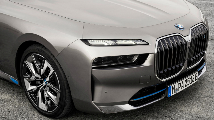 BMW i7 xDrive60 2023 - 7-Series chạy điện đầu tiên ra mắt, phạm vi hoạt động 483 km, giá từ 2,73 tỷ đồng BMW i7 xDrive60 2023 - 7-Series chạy điện đầu tiên ra mắt, phạm vi hoạt động 483 km, giá từ 2,73 tỷ đồng