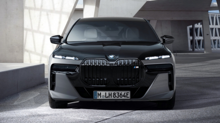otosaigon.com-bmw-7-series-m-2022-1.jpg