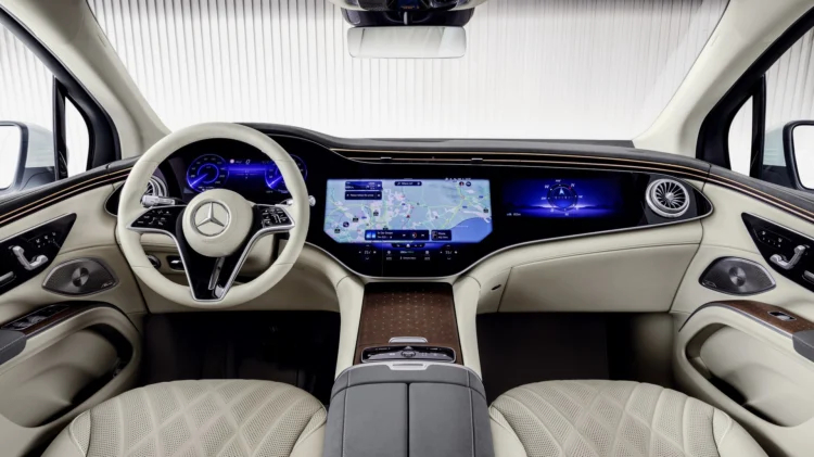 SUV điện Mercedes-Benz EQS lộ diện: 7 chỗ, 536 mã lực, hành trình 600 km SUV điện Mercedes-Benz EQS lộ diện: 7 chỗ, 536 mã lực, hành trình 600 km
