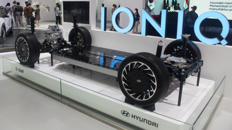 Hyundai_Electric_Global_Modular_Platform_showcase.jpg
