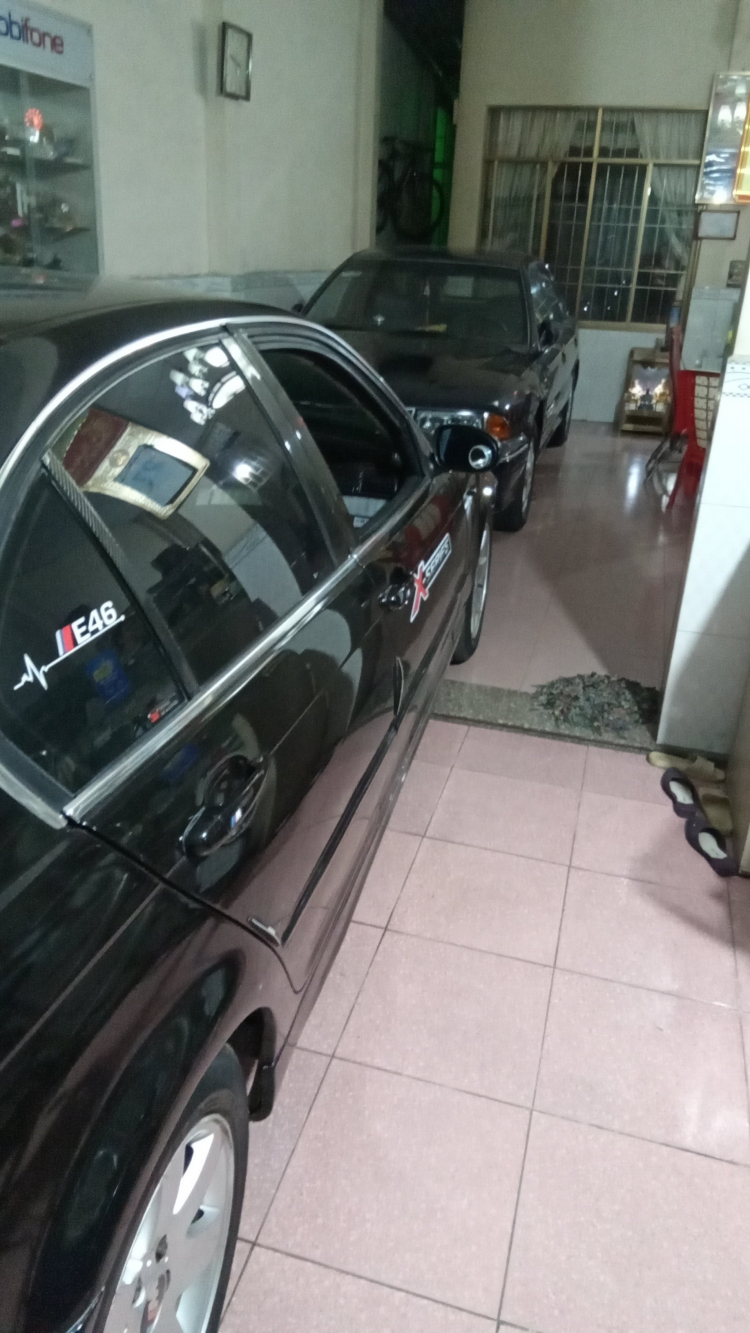 Trả lại phẩm giá cho em E46. Bước 1 : thay bình accu mới Trả lại phẩm giá cho em E46. Bước 1 : thay bình accu mới