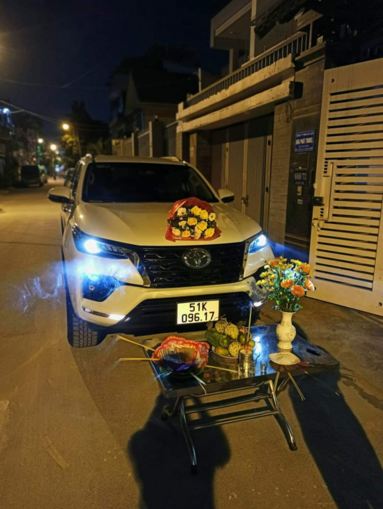 Em bị Toyota Fortuner biển 51K-096.17 chèn ép Em bị Toyota Fortuner biển 51K-096.17 chèn ép