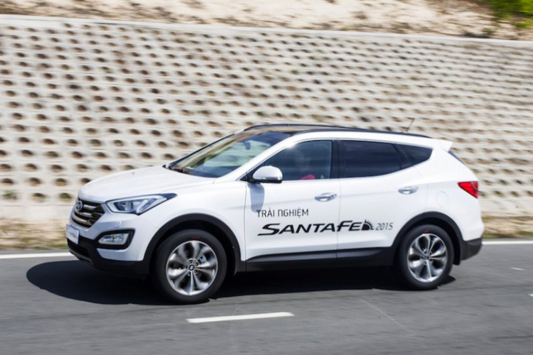 Cơ hội lái thử xe Hyundai SantaFe - Accent tại TPHCM & HN