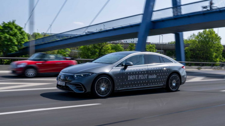 mercedes-benz-launches-self-driving-tech-in-germany (3).jpg mercedes-benz-launches-self-driving-tech-in-germany (3).jpg