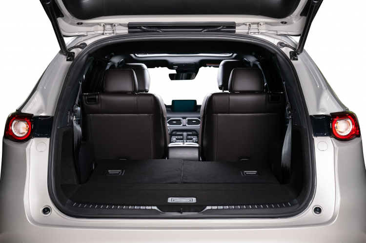 Mazda CX-8 2022 giá từ 1,079 tỷ đồng, nâng cấp trang bị “quyết chiến” với Santa Fe