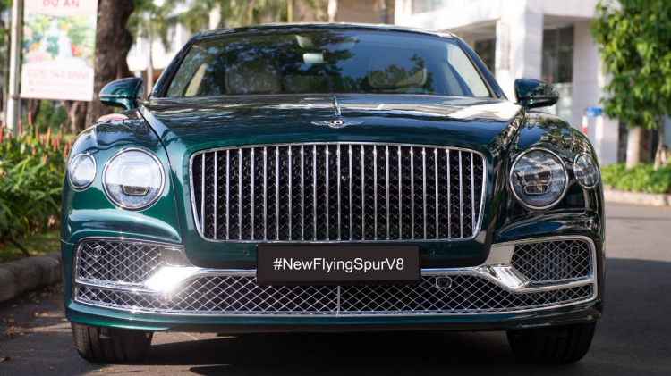 Bentley Flying Spur V8 - nâng tầm trải nghiệm thượng lưu trên mẫu sedan sang trọng bậc nhất thế giới
