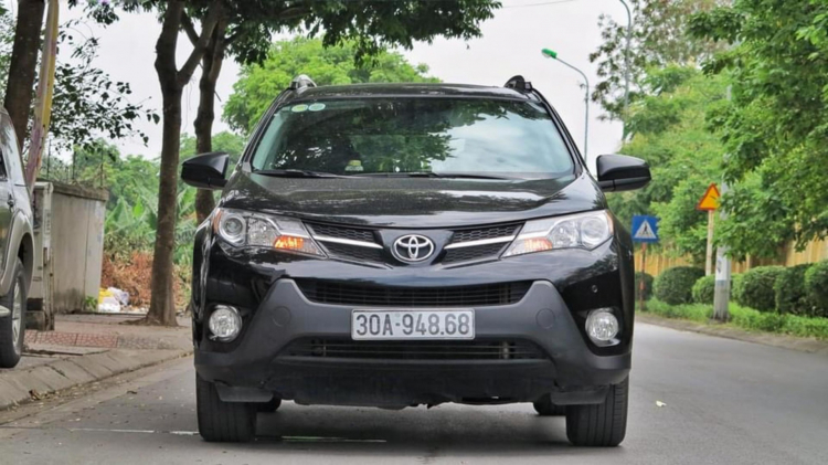 Toyota RAV4 nhập Mỹ 7 năm tuổi được chào bán với giá hơn 1 tỷ đồng, liệu có kén khách mua?