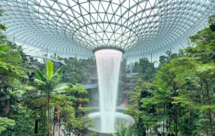 singapore-top-attractions-jewel-changi-airport.jpg