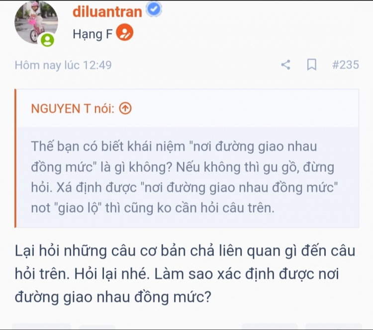 CSGT khẳng định ôtô nhường đường cho xe cứu thương dù vượt qua vạch kẻ đường trong pha đèn đỏ cũng không bị xử phạt?