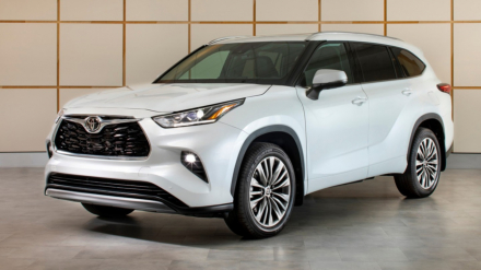ava2023-Toyota-Highlander-2.jpg