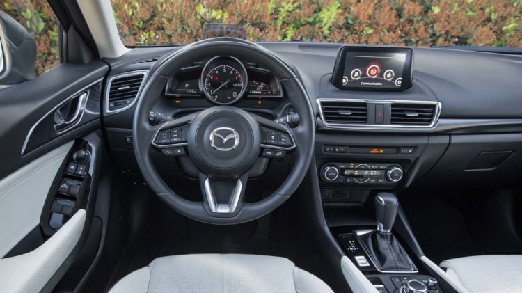 Đã có bác nào cập nhật phần mềm Gracenote xe Mazda3? Có nên cập nhật?