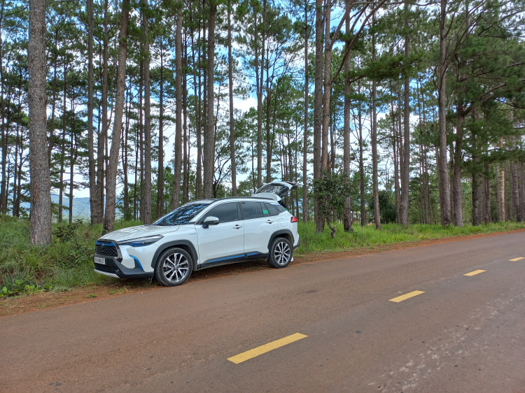 Người dùng đánh giá xe Toyota Corolla Cross 1.8 HV sau 20.000 km: "Mua bản hybrid vì công nghệ và tiết kiệm nhiên liệu" Người dùng đánh giá xe Toyota Corolla Cross 1.8 HV sau 20.000 km: "Mua bản hybrid vì công nghệ và tiết kiệm nhiên liệu"