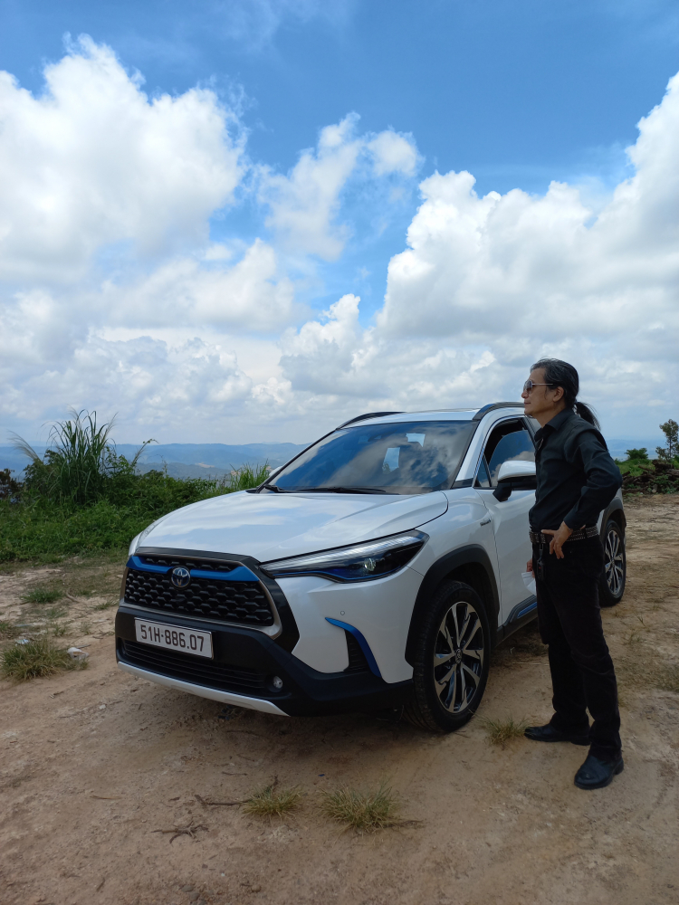 Người dùng đánh giá xe Toyota Corolla Cross 1.8 HV sau 20.000 km: "Mua bản hybrid vì công nghệ và tiết kiệm nhiên liệu"