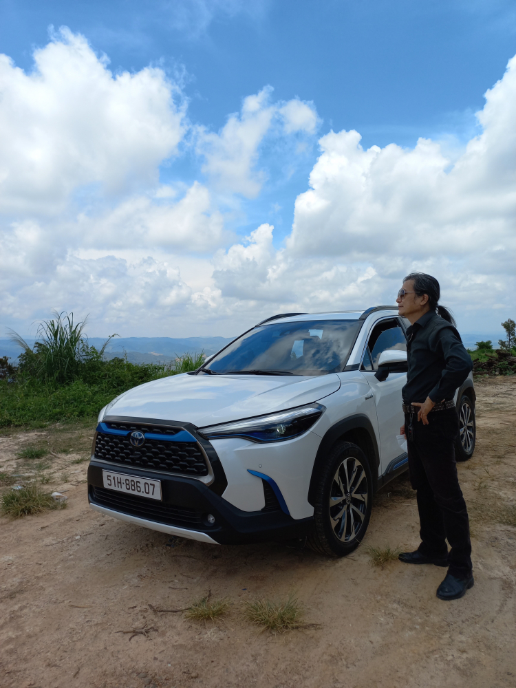 Người dùng đánh giá xe Toyota Corolla Cross 1.8 HV sau 20.000 km: "Mua bản hybrid vì công nghệ và tiết kiệm nhiên liệu" Người dùng đánh giá xe Toyota Corolla Cross 1.8 HV sau 20.000 km: "Mua bản hybrid vì công nghệ và tiết kiệm nhiên liệu"