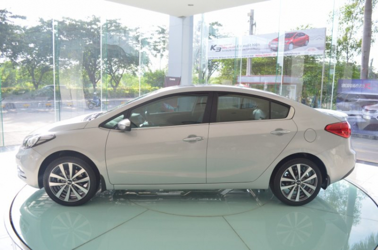 So sánh: Kia K3 – Toyota Altis – Mazda3 tại Việt Nam