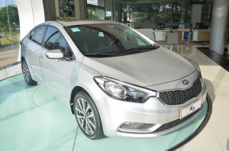 So sánh: Kia K3 – Toyota Altis – Mazda3 tại Việt Nam