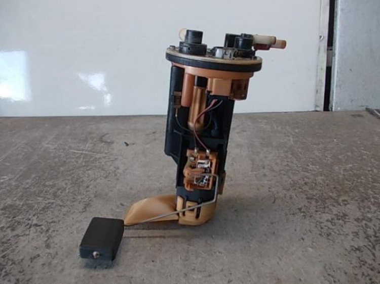 Mồng 8 Tết - Xe em tèo bơm xăng nằm đường Mồng 8 Tết - Xe em tèo bơm xăng nằm đường