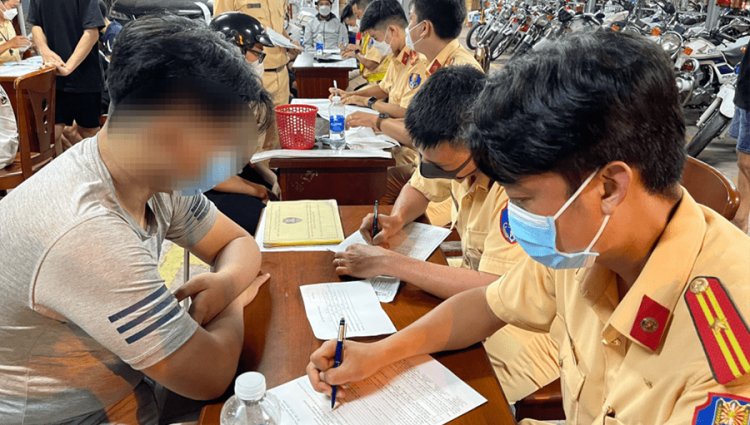 133 trường hợp bị CSGT TP. HCM xử phạt khi đi bão mừng U23 Việt Nam chiến thắng