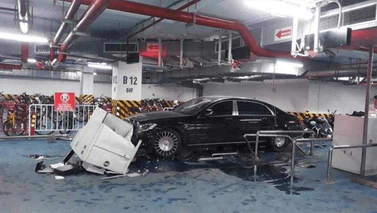 Lái xe Mercedes Maybach tông hàng loạt xe trong hầm là bảo vệ tòa nhà chưa có bằng lái