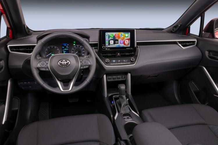 Xem thực tế Toyota Corolla Cross Hybrid 2023 tại Mỹ: Nâng cấp toàn diện từ ngoại hình đến động cơ