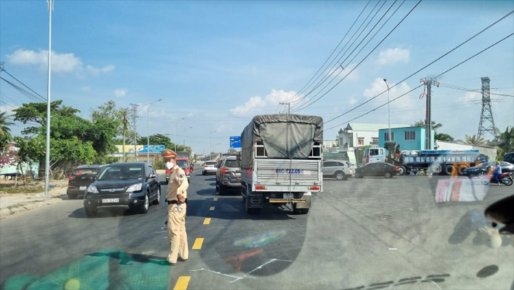 Từ khi cao tốc Trung Lương - Mỹ Thuận thông xe, Tiền Giang hết kẹt nhưng Đồng Tháp lại tắc