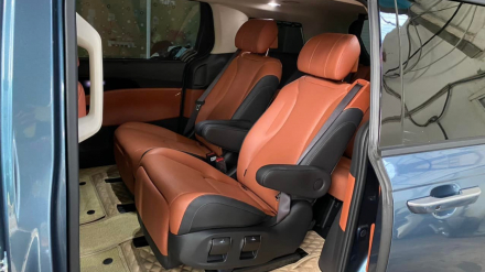 kia carnival-7 seat.jpg