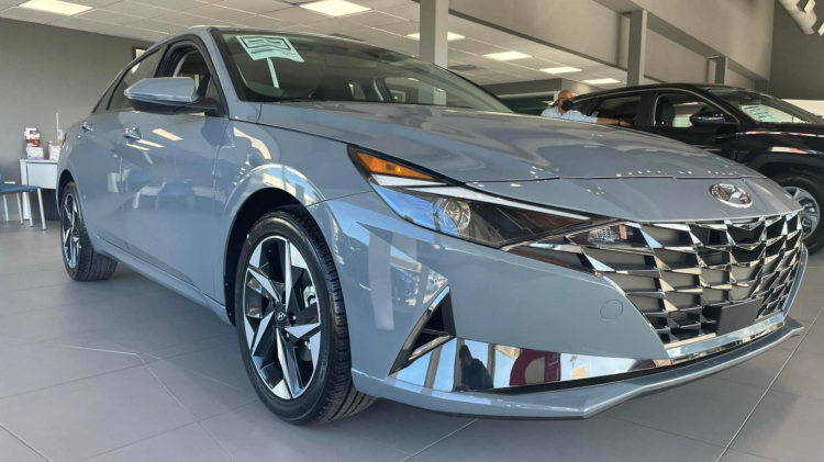 Hyundai Elantra hoàn toàn mới “rục rịch” ra mắt tại Việt Nam: Thiết kế bắt mắt, động cơ mạnh mẽ, hướng tới thể thao, đối đầu Civic Hyundai Elantra hoàn toàn mới “rục rịch” ra mắt tại Việt Nam: Thiết kế bắt mắt, động cơ mạnh mẽ, hướng tới thể thao, đối đầu Civic