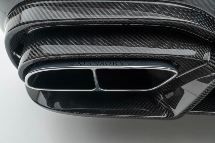 Mercedes-Maybach GLS 600 mạnh mẽ và sang trọng hơn với gói độ carbon từ Mansory