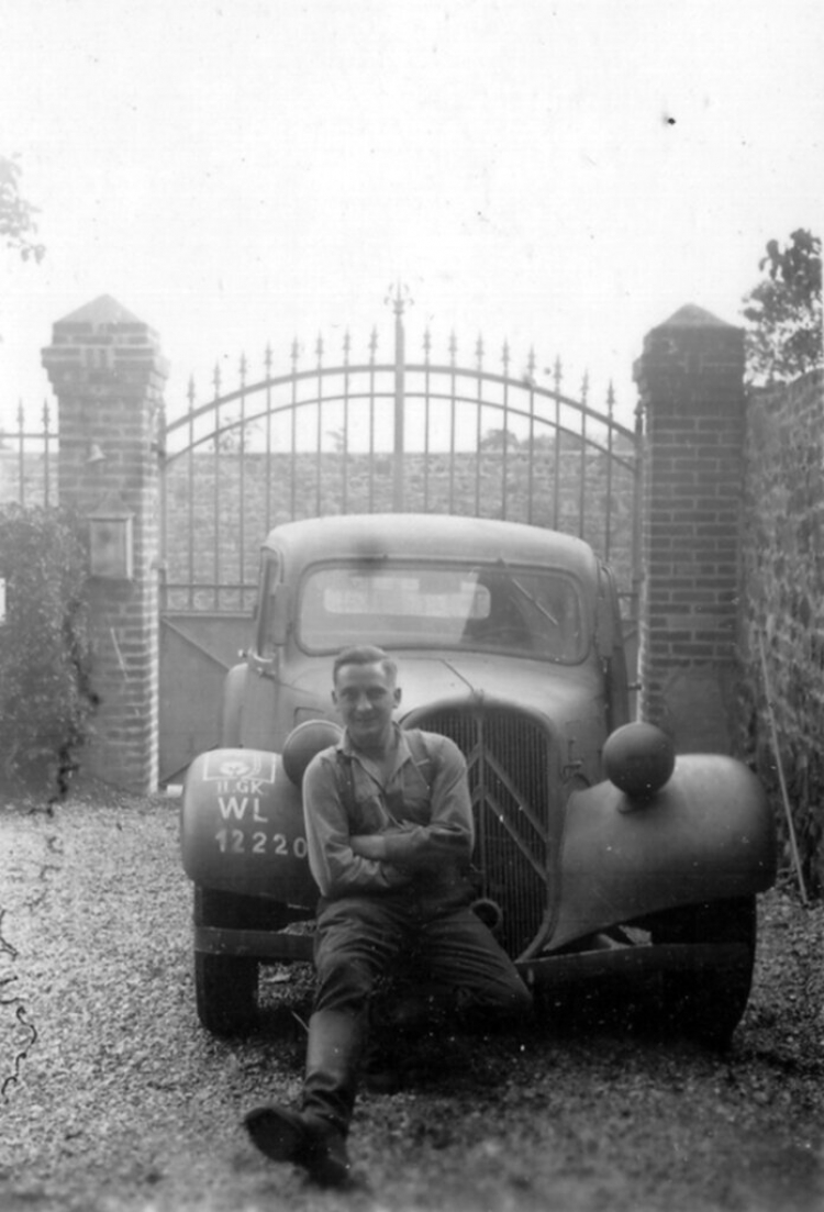 Normandie (121) Citroën Traction Avant 11CV.jpg Normandie (121) Citroën Traction Avant 11CV.jpg