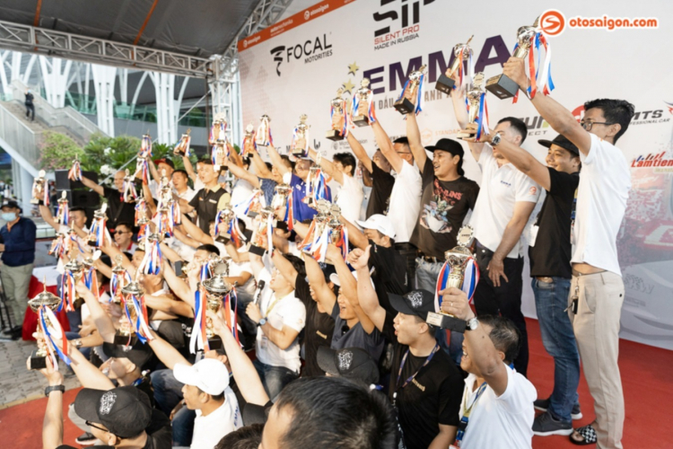 Otosaigon-EMMA 2022 Trao Giai (23).jpg Otosaigon-EMMA 2022 Trao Giai (23).jpg