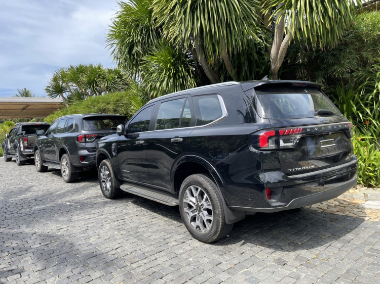 không biết Ford Everest mới có còn bị xì nhớt như mấy con bán tải không? không biết Ford Everest mới có còn bị xì nhớt như mấy con bán tải không?