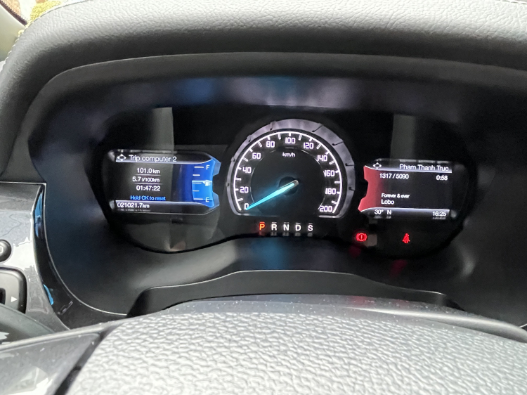 không biết Ford Everest mới có còn bị xì nhớt như mấy con bán tải không? không biết Ford Everest mới có còn bị xì nhớt như mấy con bán tải không?