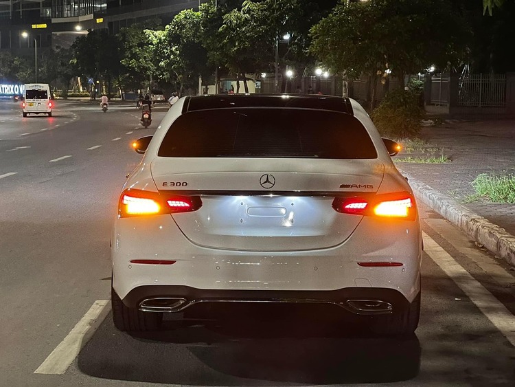 Meccedes E300 AMG 2021 - Sedan Hài Hòa Nhất của Mercedes