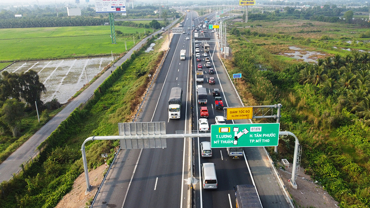 Đề xuất làm giai đoạn 2 để có làn dừng khẩn cấp trên cao tốc Trung Lương - Mỹ Thuận