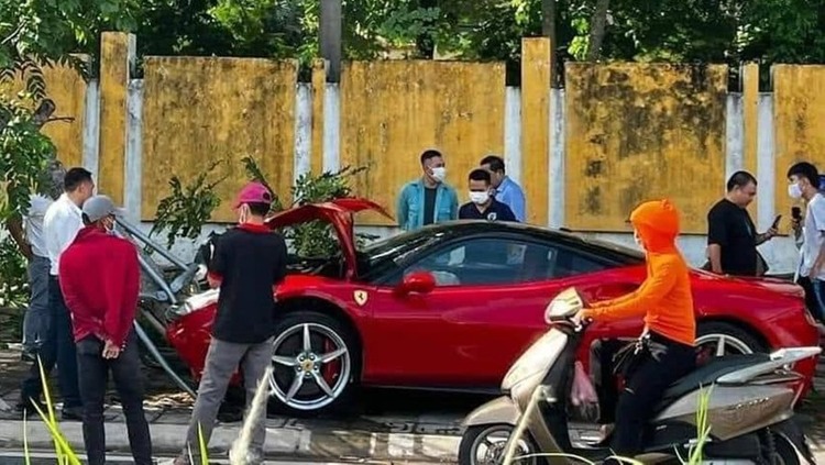 Ferrari-488 mat lai.jpg Ferrari-488 mat lai.jpg