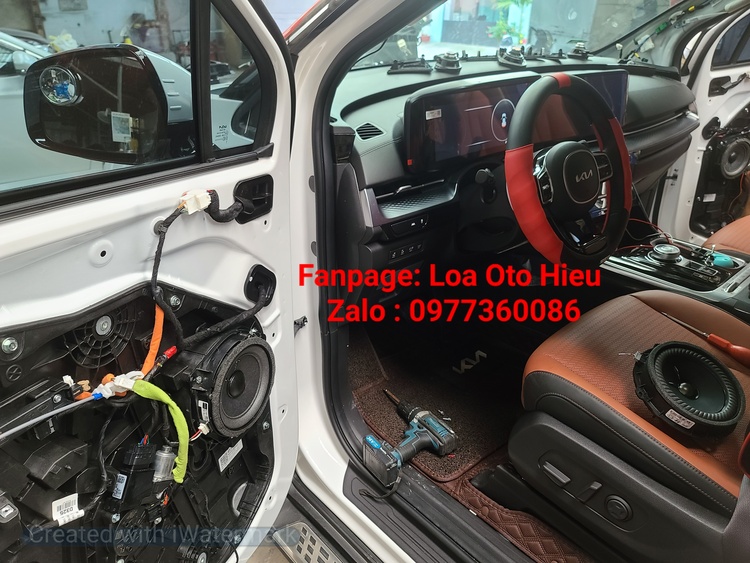 Lựa chọn hàng đầu (Club Kia Carnival 2022) nâng cấp âm thanh Mark Levinson đẳng cấp.Thay thế âm thanh Bose zin của xe.