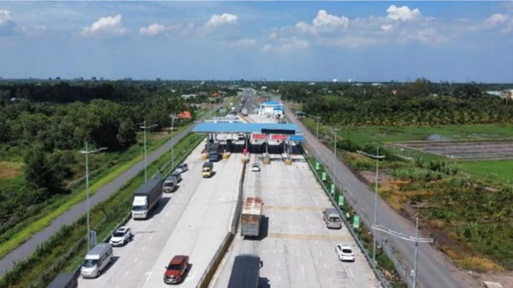 Cao tốc Trung Lương - Mỹ Thuận thu phí không dừng từ 1/8: Sẽ lại kẹt xe nặng?