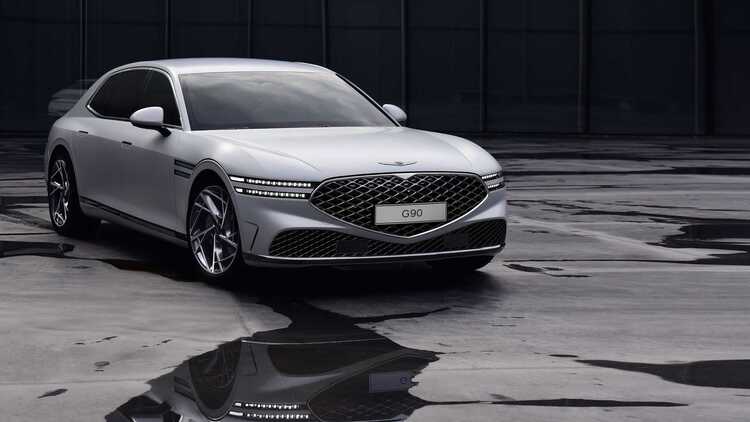 2023-genesis-g90-front.jpg 2023-genesis-g90-front.jpg
