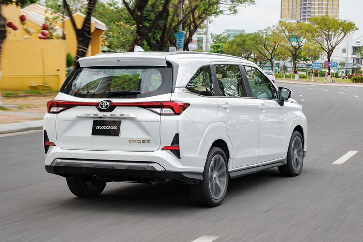 Doanh số tốt, Toyota Veloz Cross sắp được lắp ráp tại Việt Nam để chủ động nguồn cung